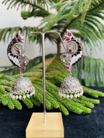 black-polish-black-fish-earrings-2-scaled