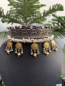 black-polish-brass-handing-beads-necklace (1)