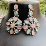 black-polish-pink-blue-necklace-set (2)