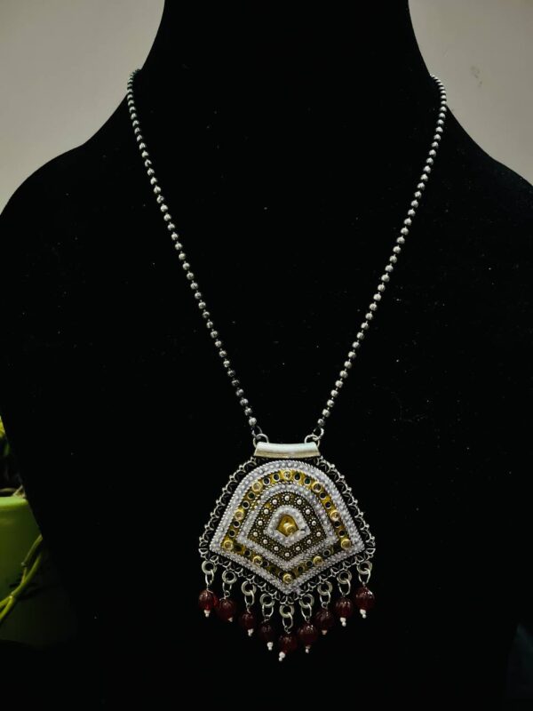 Hand-Painted-brass-pendant (5) Hand-Painted-brass-pendant (5)