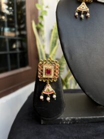 Indian-mores-3-jadau-rajputi-chid-moti-red-color-Chokar-set (2)