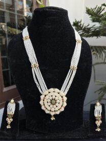 Indian-mores-chid-moti-rani-haar-white-red-green-pendant-set-2-scaled