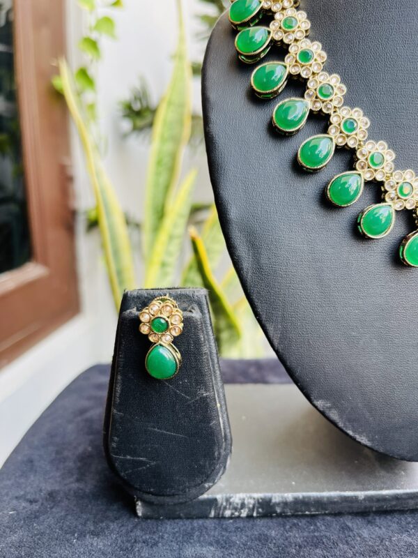 Indian-mores-green-stone-sleek-necklace-earrings (2)