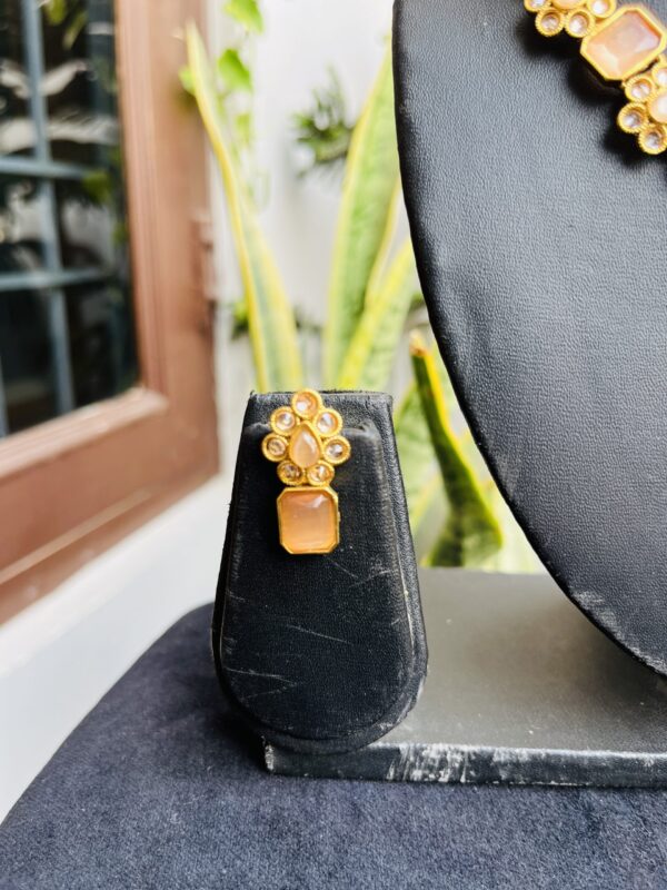 Indian-mores-peach-stone-necklace-earrings (2)