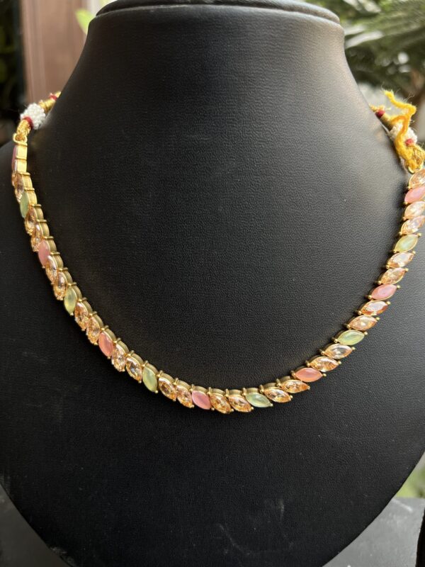 Indian-mores-pink-stone-singleline-necklace-earrings (2) Indian-mores-pink-stone-singleline-necklace-earrings (2)