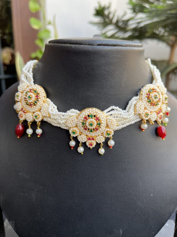 Indian-mores-rajasthani-chidmoti-3-round-multi-color-choker-set (3) Indian-mores-rajasthani-chidmoti-3-round-multi-color-choker-set (3)