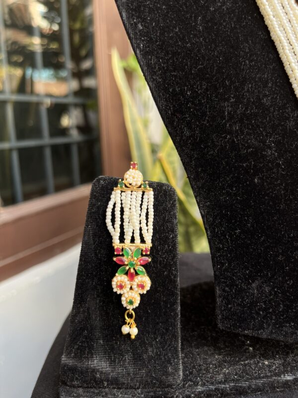 Indian-mores-rajasthani-chidmoti-leaf-round-flower-pendant-set (2)