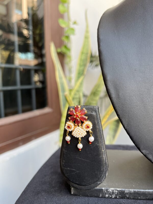 Indian-mores-rajasthani-chidmoti-red-stone-flower-choker-set (2) Indian-mores-rajasthani-chidmoti-red-stone-flower-choker-set (2)