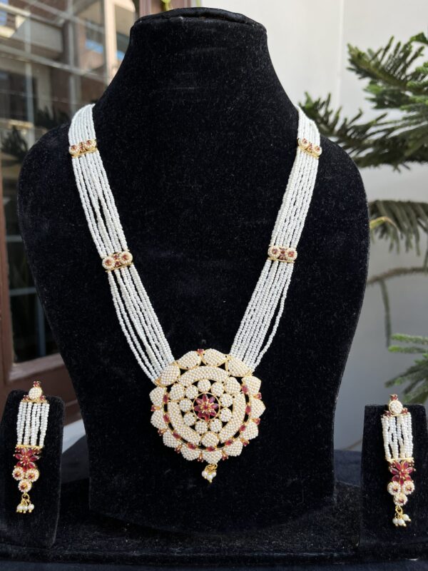 Indian-mores-rajasthani-chidmoti-red-stone-round-long-pendant-set (1) Indian-mores-rajasthani-chidmoti-red-stone-round-long-pendant-set-2-scaled