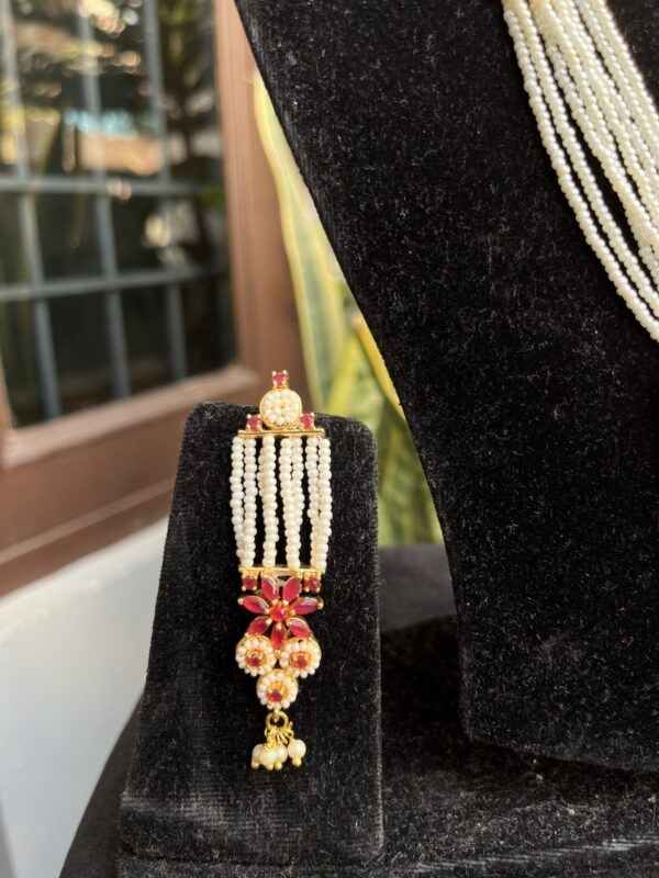 Indian-mores-rajasthani-chidmoti-red-stone-round-long-pendant-set (2) Indian-mores-rajasthani-chidmoti-red-stone-round-long-pendant-set (2)
