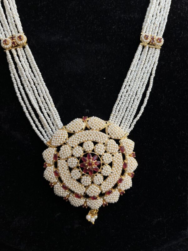 Indian-mores-rajasthani-chidmoti-red-stone-round-long-pendant-set (3) Indian-mores-rajasthani-chidmoti-red-stone-round-long-pendant-set (3)