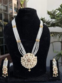 Indian-mores-rajasthani-chidmoti-round-red-green-long-pendant-set-2-scaled