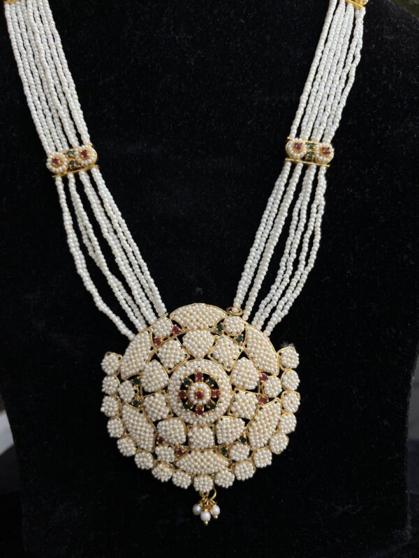 Indian-mores-rajasthani-chidmoti-round-red-green-long-pendant-set (3)