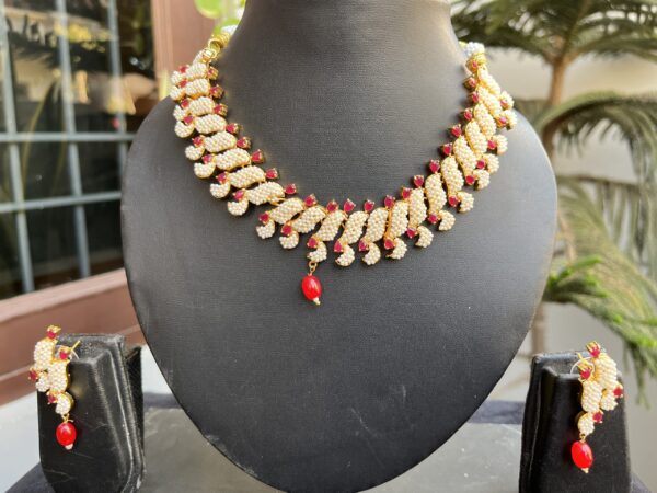 Indian-mores-rajasthani-chidmoti-sleek-red-stone-choker-set-2-scaled