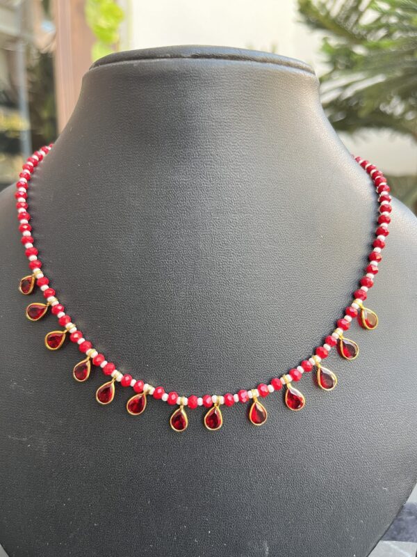 Indian-mores-red-beads-stone-neckpiece (2) Indian-mores-red-beads-stone-neckpiece (2)