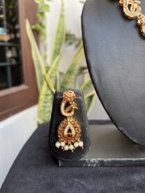 Indian-mores-stylish-red-stone-jadau-neckalce-set (2)