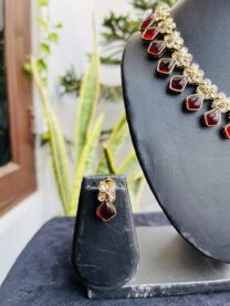 Indian-mores-temple-jewellery-mahroon-necklace-earrings (2)